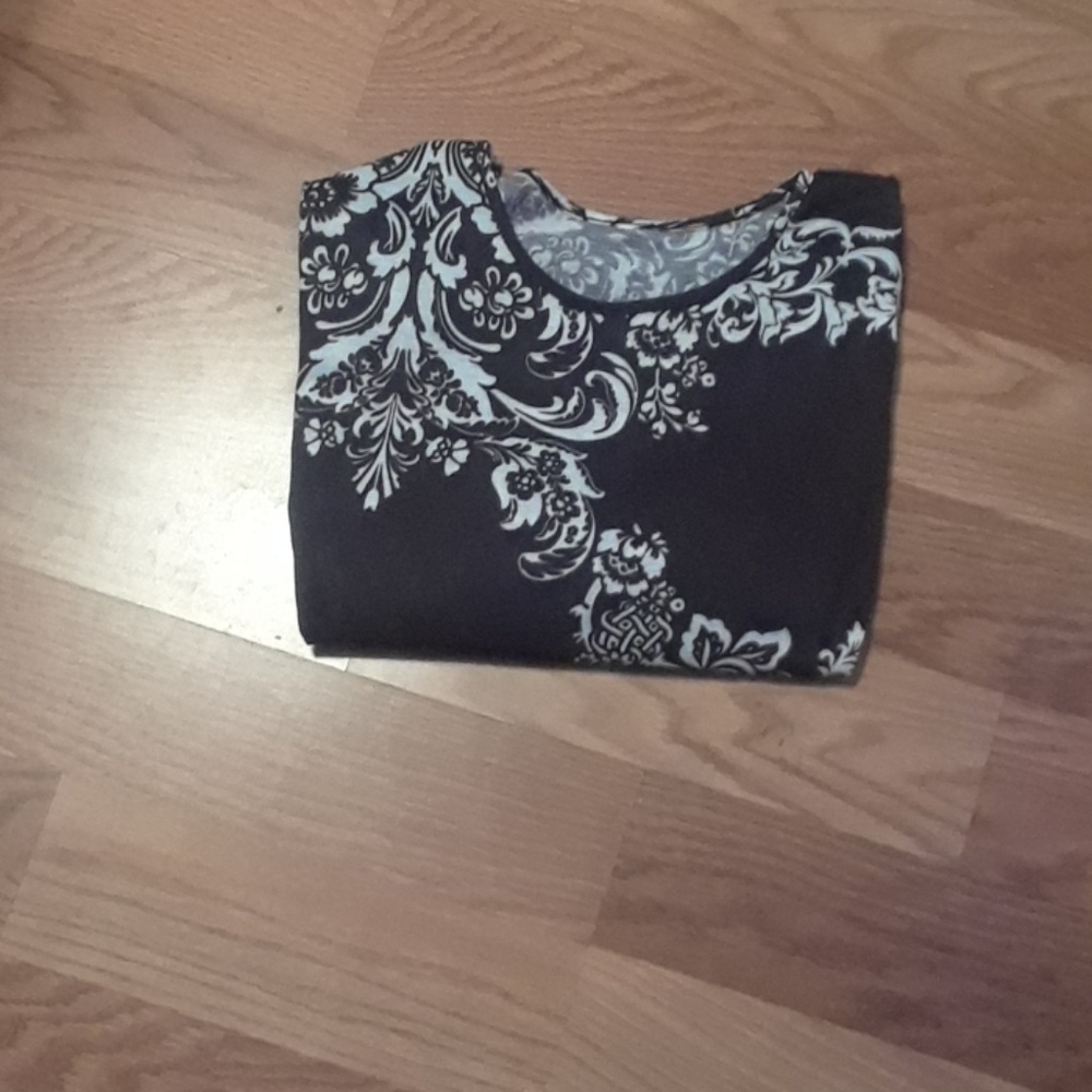 Shirt - Picture 3 of 4